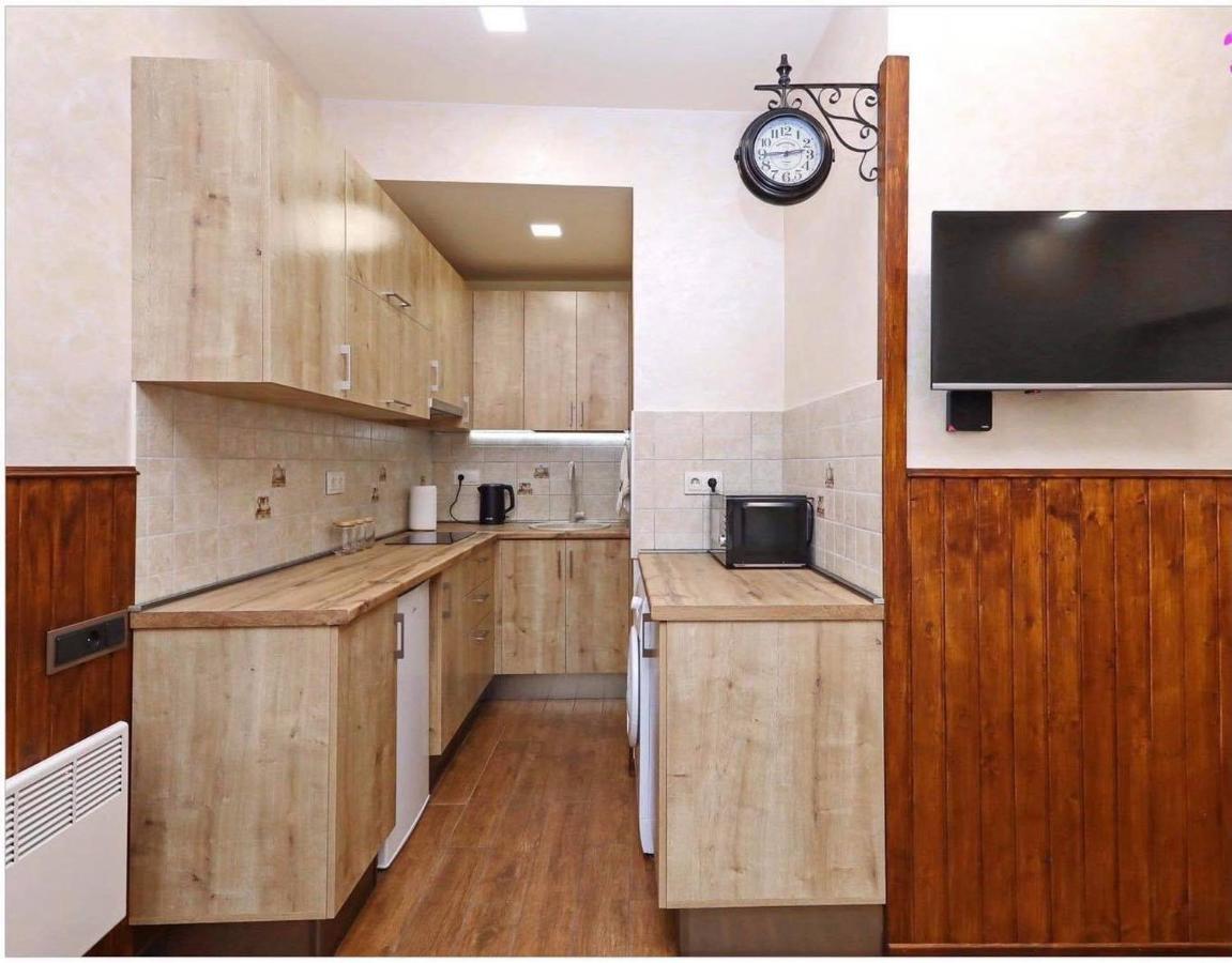 Family Mini-Hotel Martirosyan'S And Tours Erivan Exterior foto