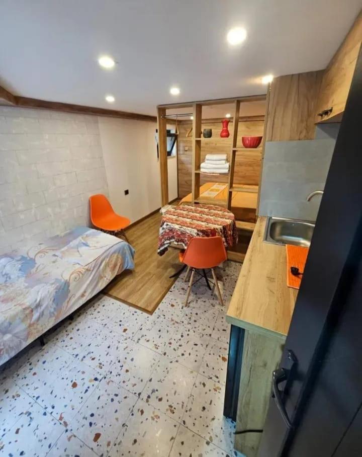 Family Mini-Hotel Martirosyan'S And Tours Erivan Exterior foto