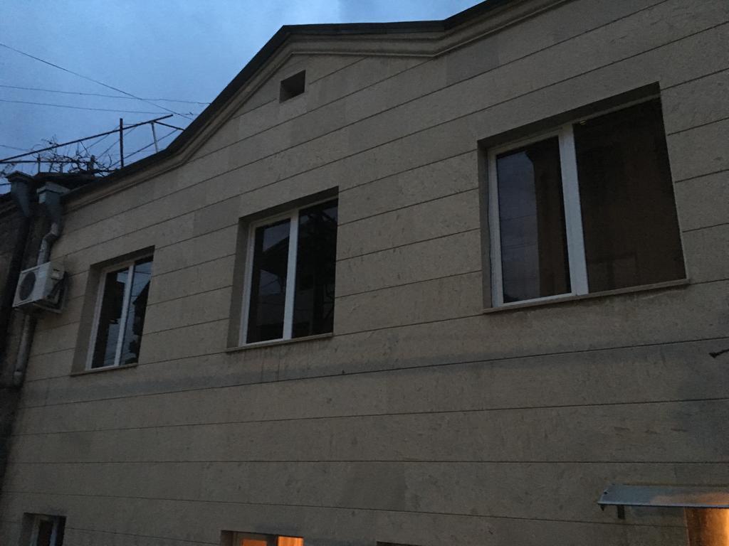 Family Mini-Hotel Martirosyan'S And Tours Erivan Exterior foto