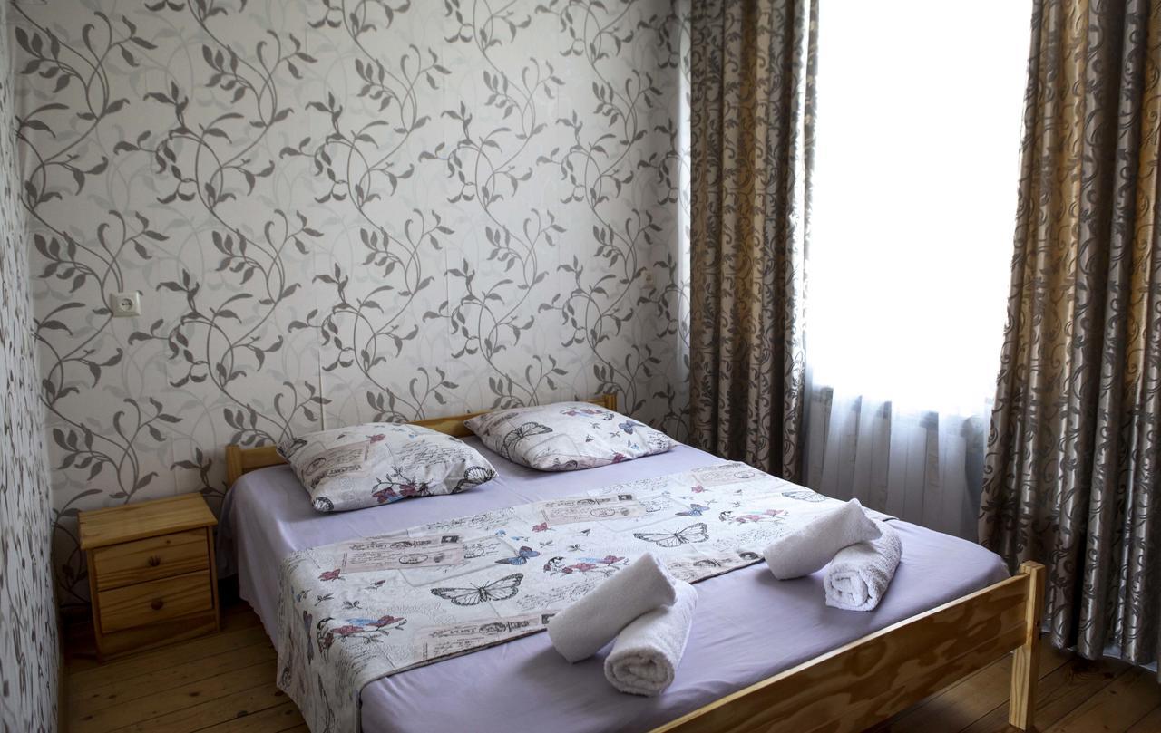 Family Mini-Hotel Martirosyan'S And Tours Erivan Exterior foto