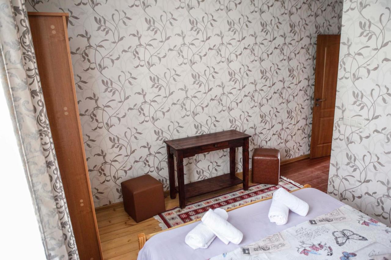 Family Mini-Hotel Martirosyan'S And Tours Erivan Exterior foto